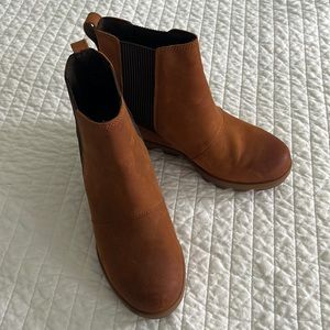 Women Sorel wedge booties